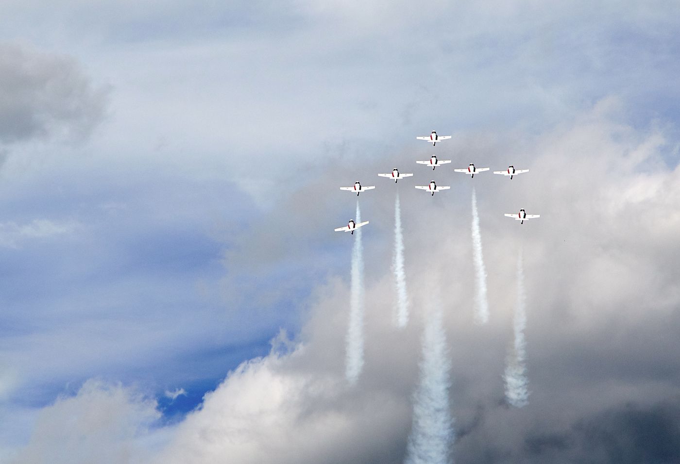 Canadian Forces Snowbirds Team at the Springbank Airshow